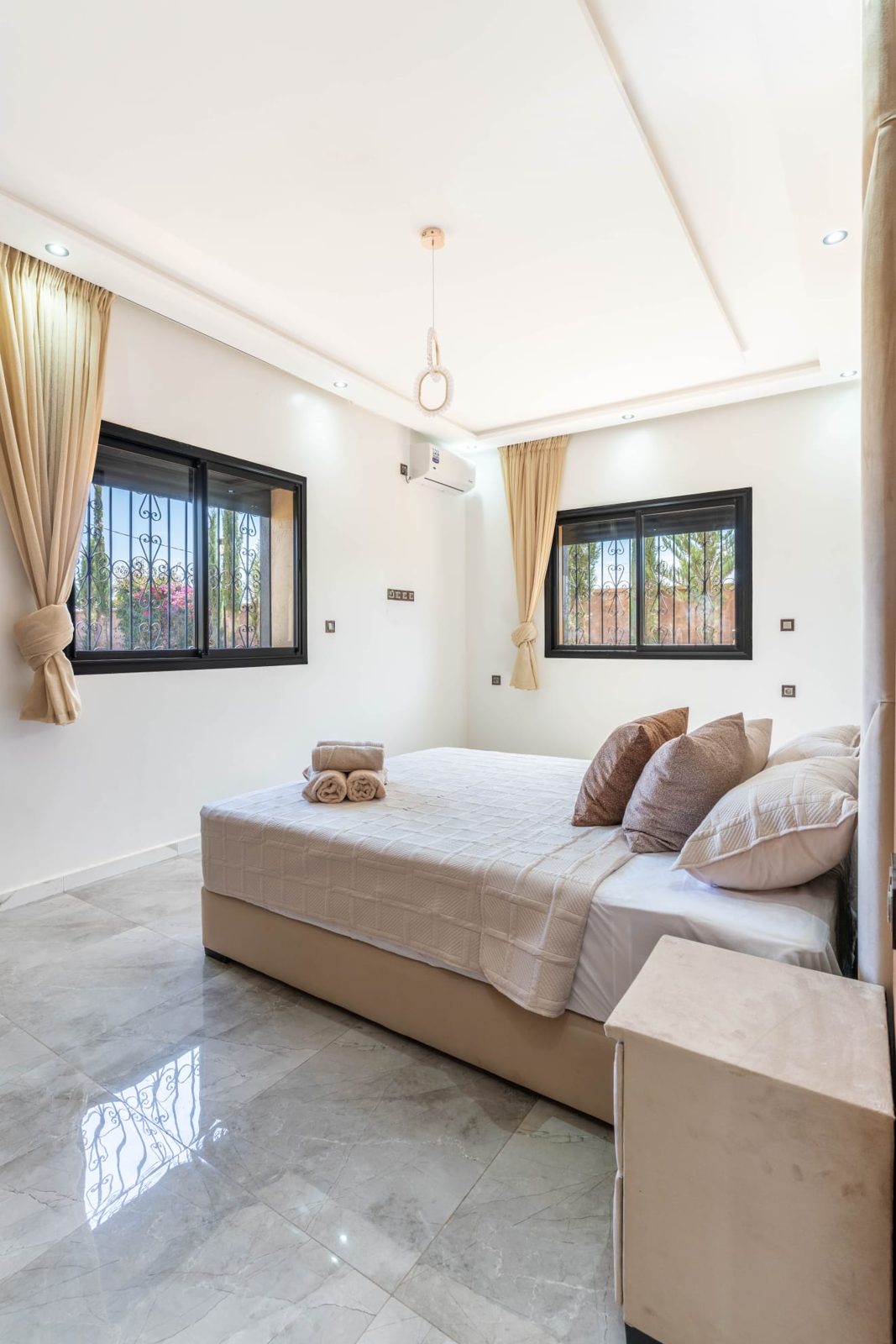 Zitkamer met daglicht — Villa Sakinah Marrakech